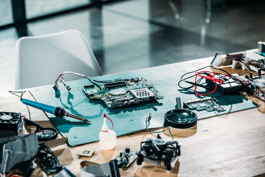 pcb庫是什么意思，pcb庫里的東西怎么拿出來用??？